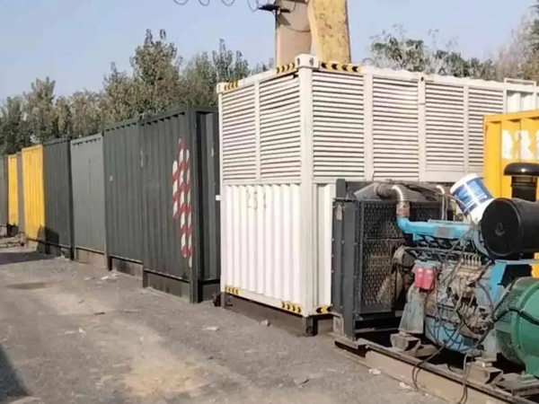 青海200KW柴油发电机机组每小时油耗是多少？